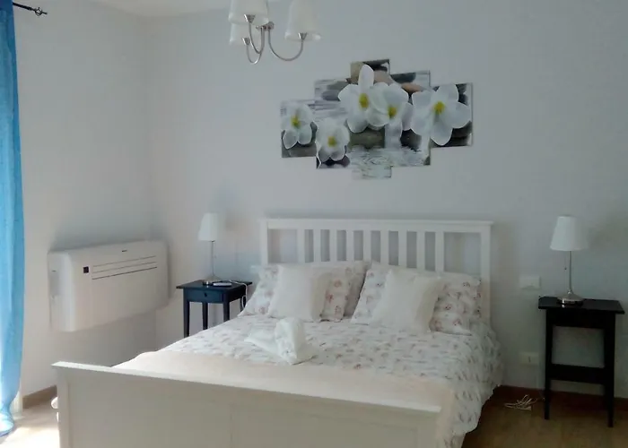 Tra Mare E Storia * טראפאני